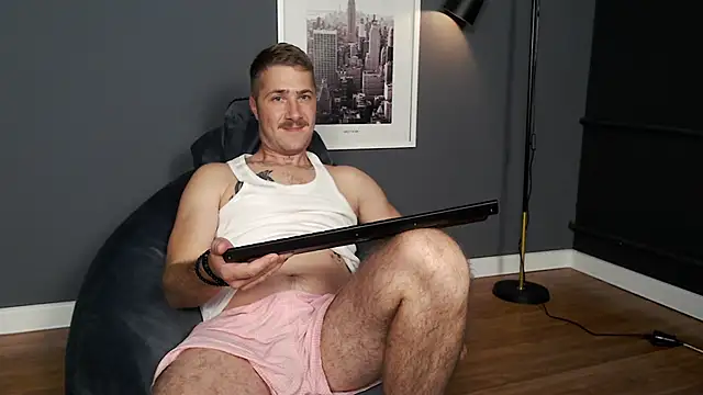 Snapshot of Mr_At_ chatting on 09-25-25, 07:14 Mr At  online show from 09-25-25, 07:14