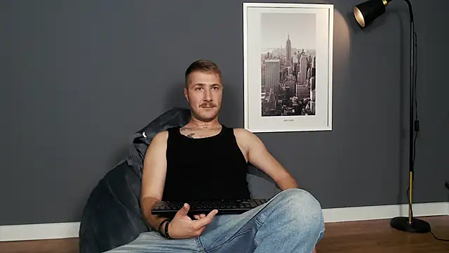 Snapshot of Mr_At_ chatting on 09-23-25, 08:10 Mr At  online show from 09-23-25, 08:10