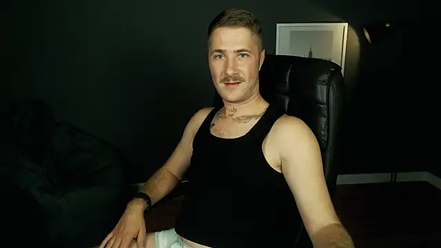 Snapshot of Mr_At_ chatting on 09-17-25, 07:10 Mr At  online show from 09-17-25, 07:10