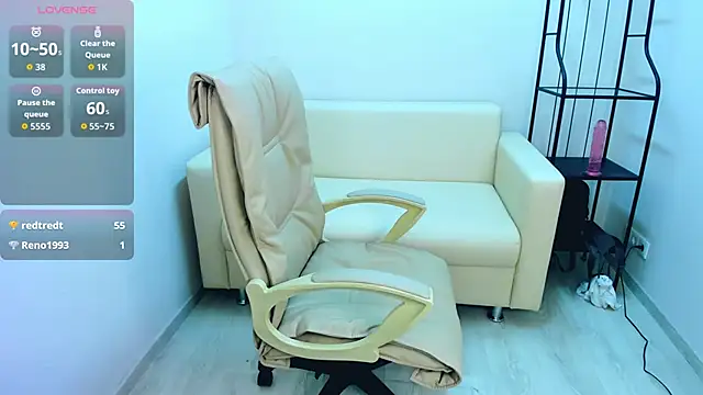 Snapshot of Daizy_Amazy chatting on 09-15-25, 02:12 Daizy Amazy online show from 09-15-25, 02:12