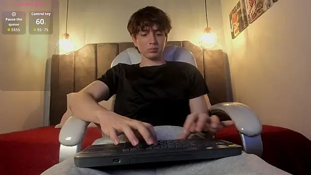 Oscar and dani online show from 10-11-25, 04:02