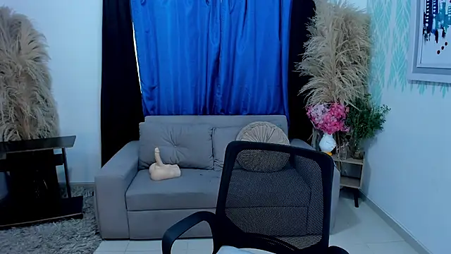 SofiaRivera1 online show from 06-30-26, 07:25