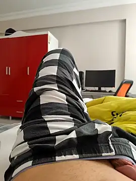 Snapshot of BichromeNonmetal chatting on 02-18-26, 07:39 BichromeNonmetal online show from 02-18-26, 07:39