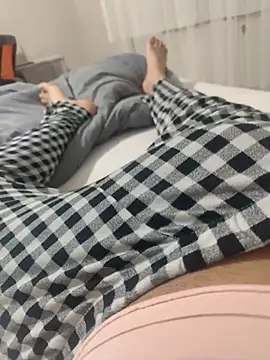 Snapshot of BichromeNonmetal chatting on 02-25-26, 12:11 BichromeNonmetal online show from 02-25-26, 12:11