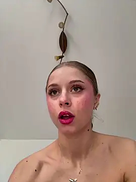 BabyAnais online show from 10-31-25, 09:06