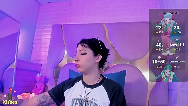 Niina Sissy online show from 05-18-26, 03:28