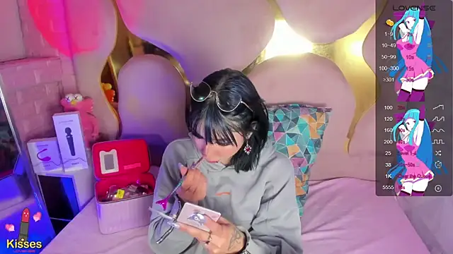 Niina Sissy online show from 03-05-26, 08:00