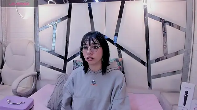 Niina Sissy online show from 03-08-26, 08:56