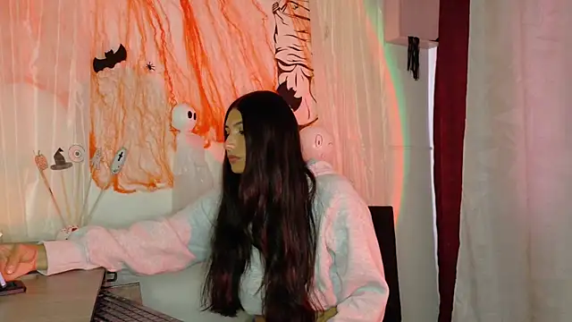 Linda andrew online show from 10-11-25, 02:51