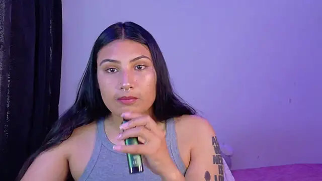 Snapshot of Linda_andrew chatting on 07-17-26, 04:48 Linda andrew online show from 07-17-26, 04:48