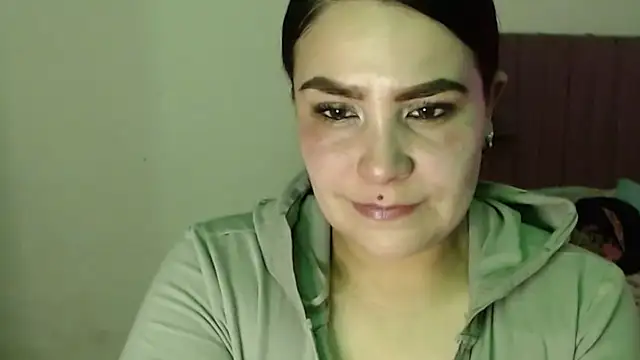 Salma deep online show from 10-27-25, 01:12