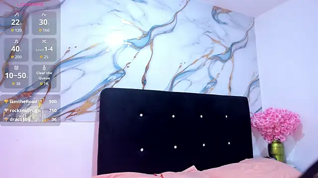 RoxanaBorns  online show from 05-13-26, 02:57