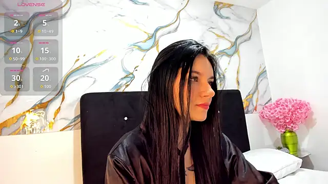 RoxanaBorns  online show from 06-01-26, 02:06