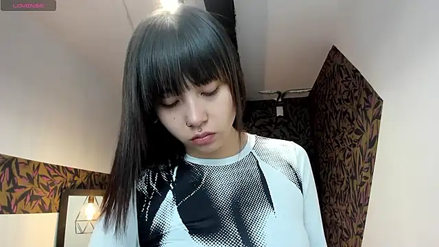 Snapshot of Hanna_Lee__ chatting on 09-13-25, 07:58 Hanna Lee online show from 09-13-25, 07:58