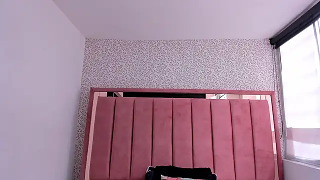 Snapshot of Hanna_Lee__ chatting on 11-06-25, 07:51 Hanna Lee online show from 11-06-25, 07:51