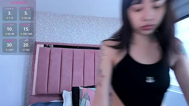 Snapshot of Hanna_Lee__ chatting on 10-23-25, 08:07 Hanna Lee online show from 10-23-25, 08:07