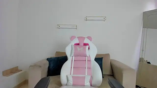 april smiith online show from 11-26-25, 12:16