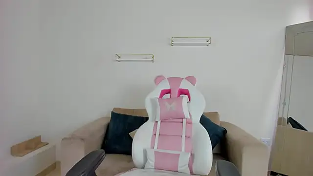 april smiith online show from 12-02-25, 12:18