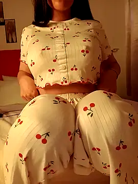 Snapshot of OnlyRima chatting on 10-18-25, 10:34 OnlyRima online show from 10-18-25, 10:34
