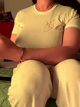 Snapshot of OnlyRima chatting on 01-18-26, 11:24 OnlyRima online show from 01-18-26, 11:24