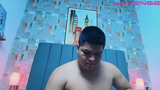 naomi campbel  online show from 03-19-26, 08:31