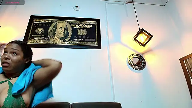 Snapshot of naomi_campbel_ chatting on 02-05-26, 08:48 naomi campbel online show from 02-05-26, 08:48