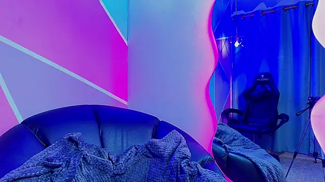 naomi campbel  online show from 10-15-25, 01:52