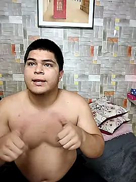 naomi campbel  online show from 12-19-25, 08:55