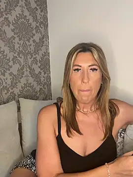CurvyMILF Sienna online show from 06-11-26, 07:11