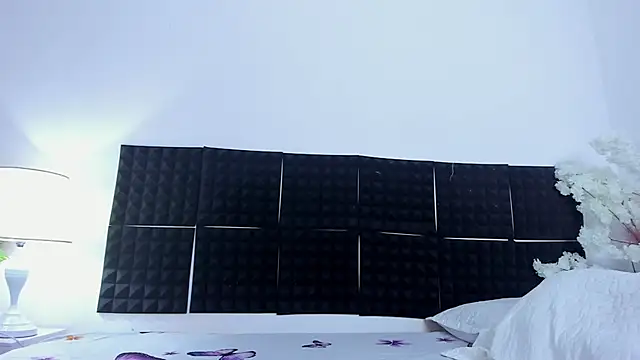 guadalupe21  online show from 11-09-25, 07:40