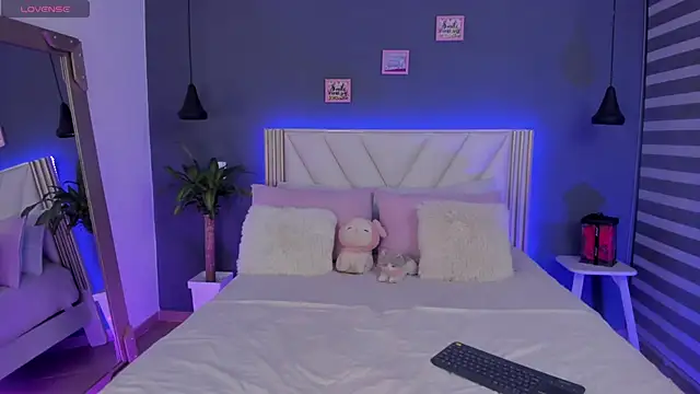 Snapshot of NaishaFord_1 chatting on 05-19-26, 04:52 NaishaFord 1 online show from 05-19-26, 04:52