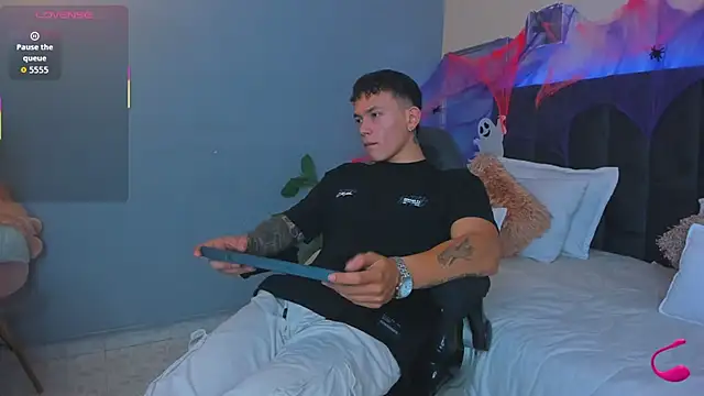 Thomas moon online show from 10-24-25, 12:26