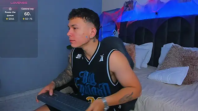 Thomas moon online show from 10-21-25, 01:54