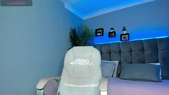 Thomas moon online show from 04-15-26, 01:04