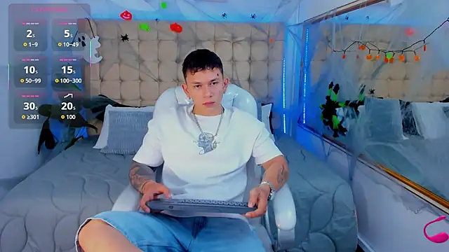 Thomas moon online show from 10-26-25, 01:44