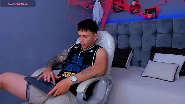 Thomas moon online show from 10-13-25, 07:37