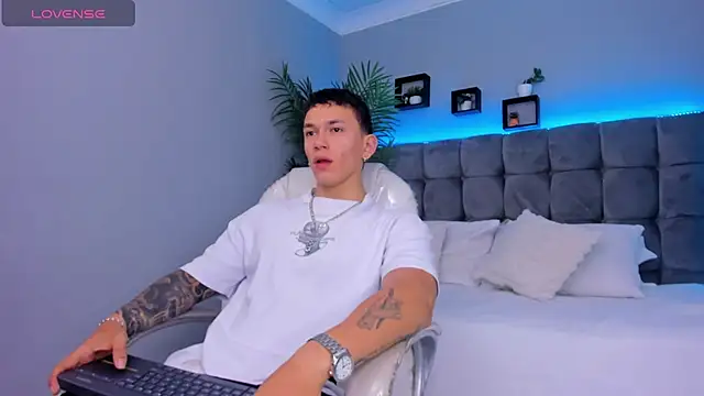 Thomas moon online show from 02-15-26, 01:32