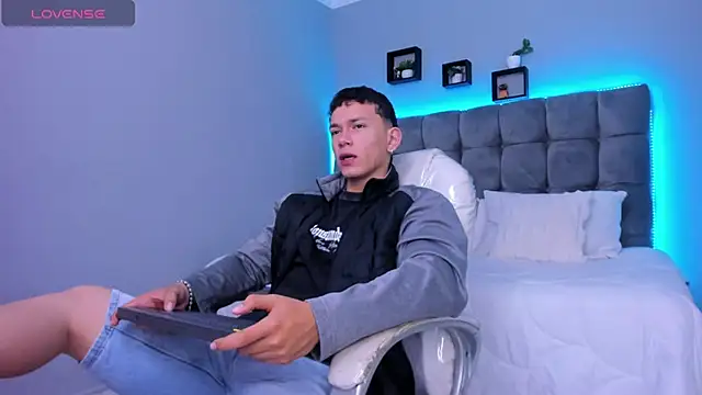 Thomas moon online show from 01-16-26, 01:04