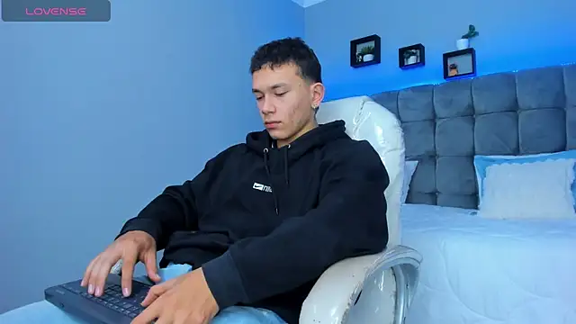 Thomas moon online show from 12-22-25, 01:11