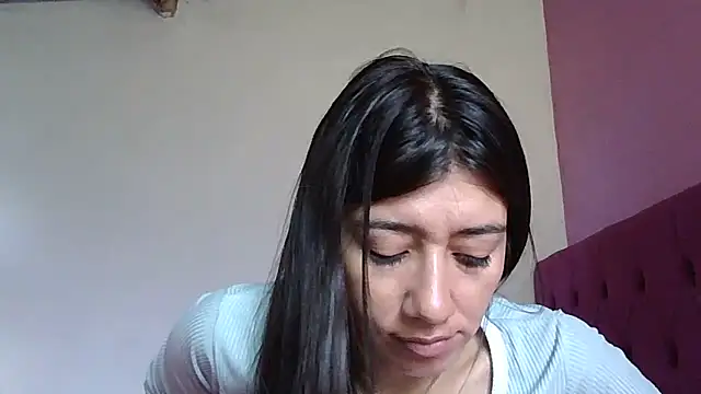 Madow Lu online show from 10-29-25, 01:43