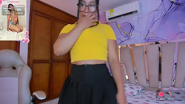 Elowen Clark online show from 10-07-25, 07:48