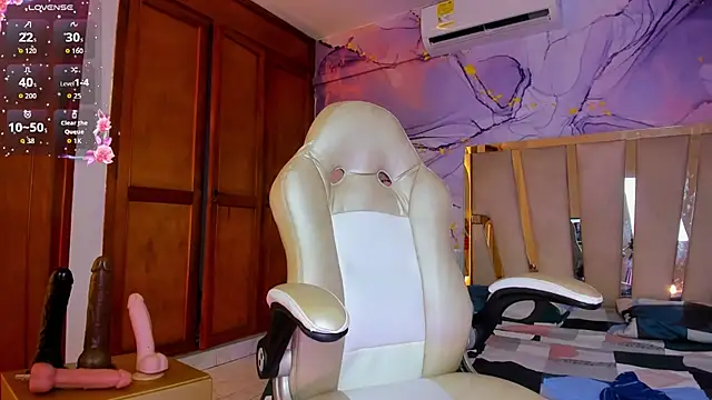 Elowen Clark online show from 10-25-25, 07:58