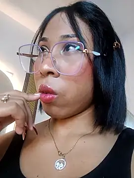 Elowen Clark online show from 01-18-26, 08:34