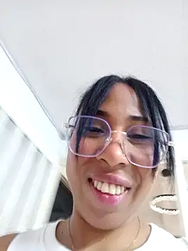 Elowen Clark online show from 02-19-26, 07:33