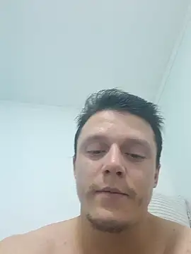 Snapshot of RAFAEL18-3_ chatting on 10-05-25, 10:55 RAFAEL18-3  online show from 10-05-25, 10:55