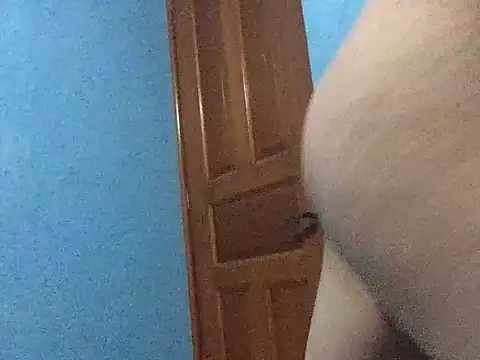 Luisgg18 online show from 11-17-25, 04:16