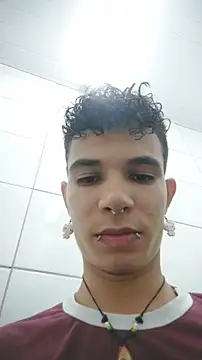 Snapshot of Goticozinho chatting on 10-27-25, 07:37 Goticozinho online show from 10-27-25, 07:37