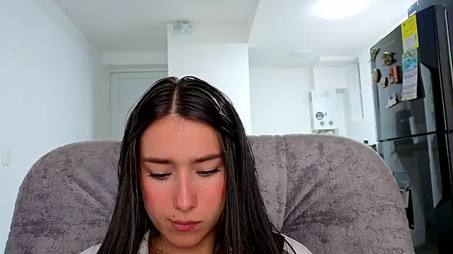 Adhara Kitten online show from 04-29-26, 01:37