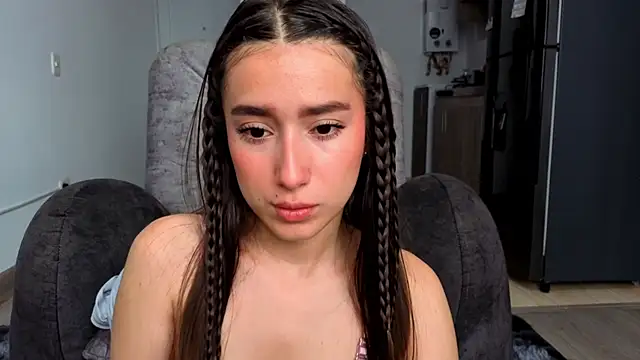 Adhara Kitten online show from 05-19-26, 01:40
