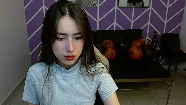 Adhara Kitten online show from 11-18-25, 07:28